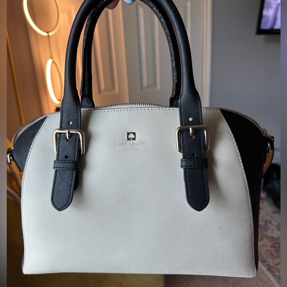 Kate Spade Black and Cream Women's Bag (does have cross body ability)
